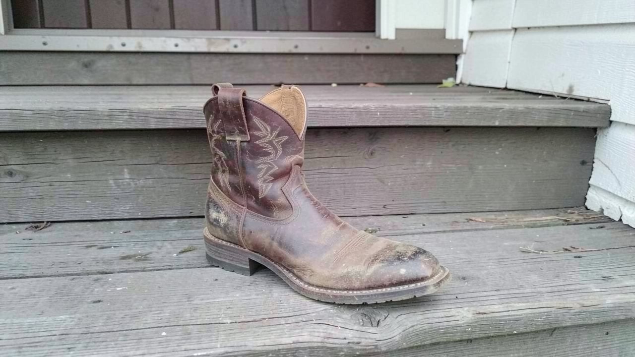 How to Style Fall Boots: Chelsea, Western, and Knee-High